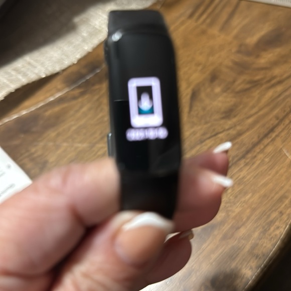 Fitbit Luxe Fitness + Wellness Tracker Stainless Steel - Picture 3 of 3